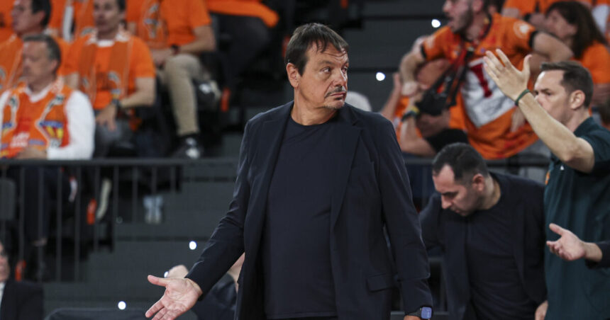 Αταμάν σχολιάζει την εμφάνιση του Τι Τζέι Σορτς