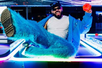 Akylas στο video clip PARTO με πρωταγωνίστρια γιαγιά