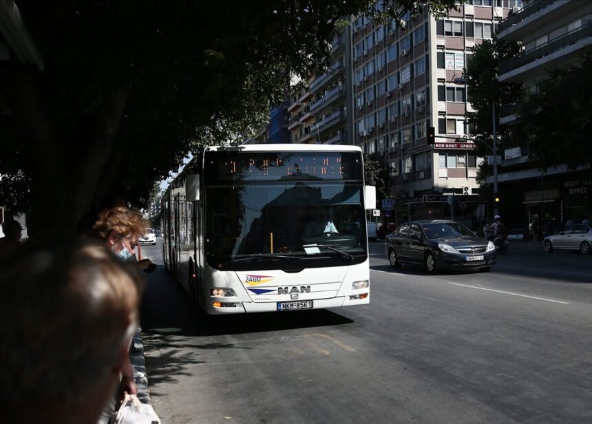 λεωφορείο του ΟΑΣΘ στον χώρο του Ωραιόκαστρου