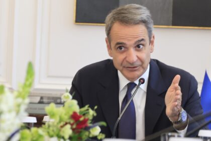 Μητσοτάκης παρουσιάζει μέτρα για τους εργαζόμενους