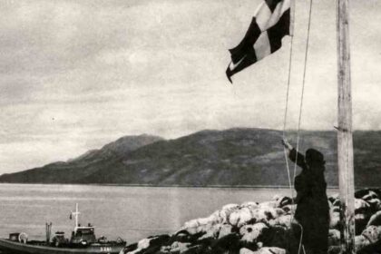 Κυρά της Ρω και η ελληνική σημαία