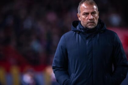 Χάνσι Φλικ με τη φανέλα της Μπαρτσελόνα