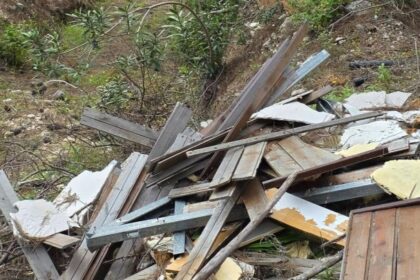 Επτά Πηγές Ρόδου με σκουπίδια και μπάζα
