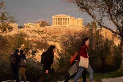 πληθωρισμός Ελλάδα και πληρωμές κοινωνικών παροχών