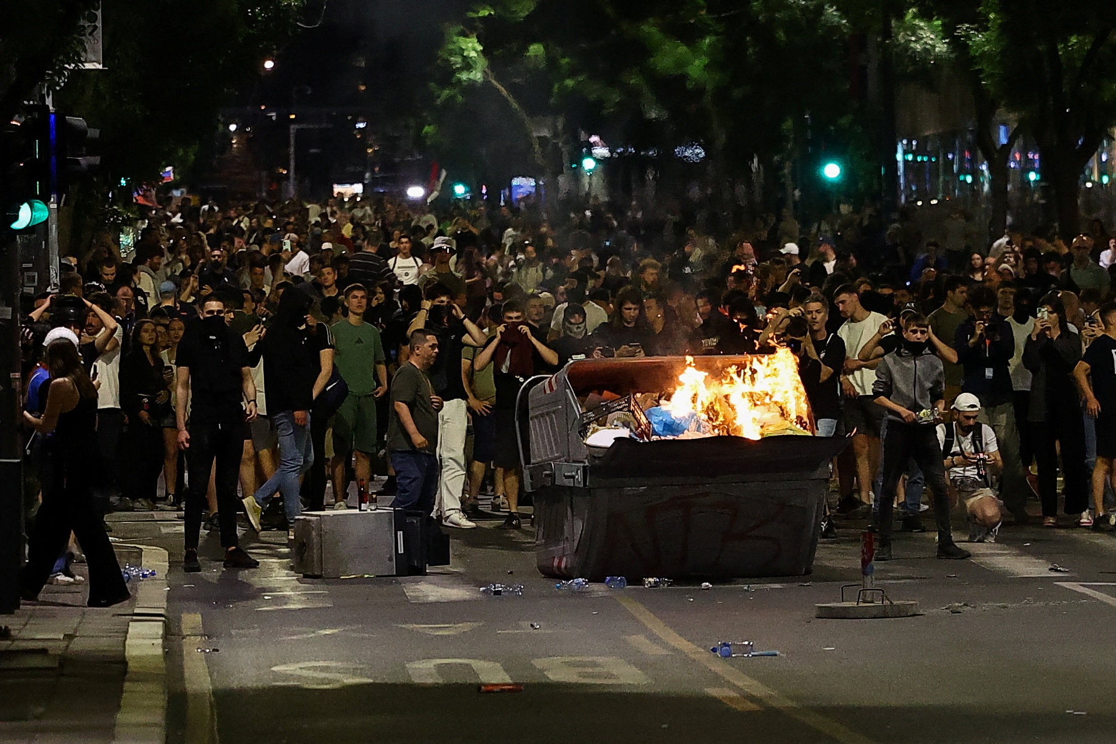 φοιτητική διαδήλωση Βελιγράδι έξω από προεδρικό