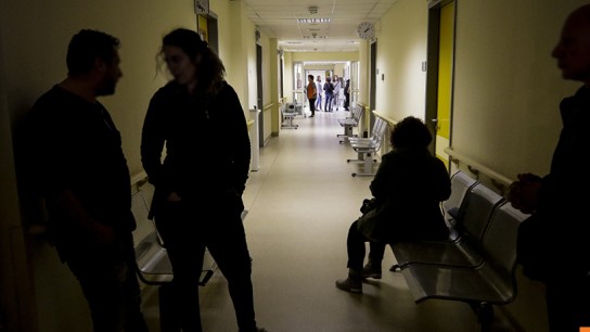 νοσηλευτής Θεσσαλονίκη υπό κράτηση στο νοσοκομείο