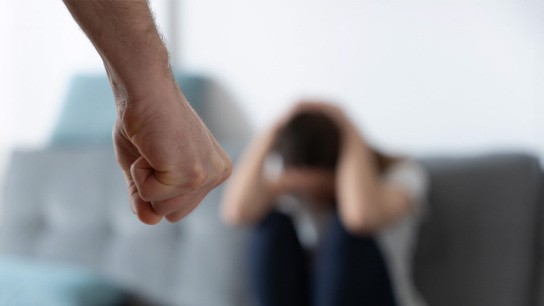 αστυνομικοί έσπασαν την πόρτα περιστατικό Πάτρα