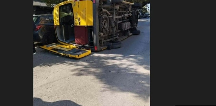 σχολικό λεωφορείο Παλαιό Φάληρο ανατροπή