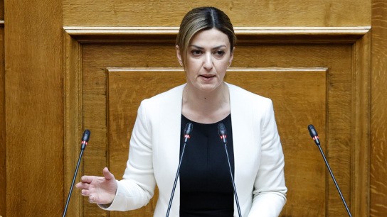 Ειρήνη Αγαπηδάκη αδιαθεσία στη Βουλή μεταφορά Ευαγγελισμός