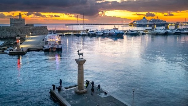 Ρόδος τουρισμός 56 εκατομμύρια επισκέπτες