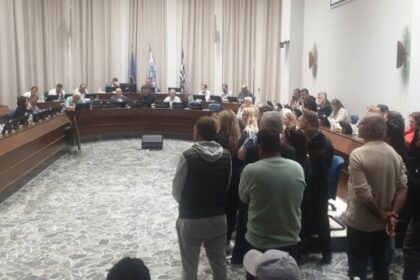 Συζήτηση στο Δημοτικό Συμβούλιο Ρόδου για Ωνάσεια σχολεία