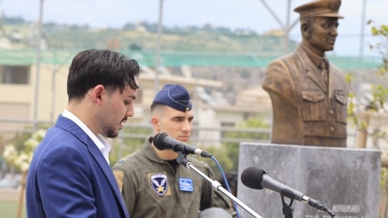 Αποκαλυπτήρια προτομής Κώστα Ηλιάκη στα Χανιά εικόνα