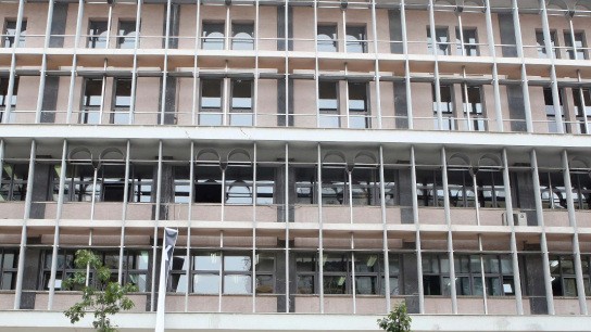 βάζα με βενζίνη έξω από σπίτι στην Βόλβη