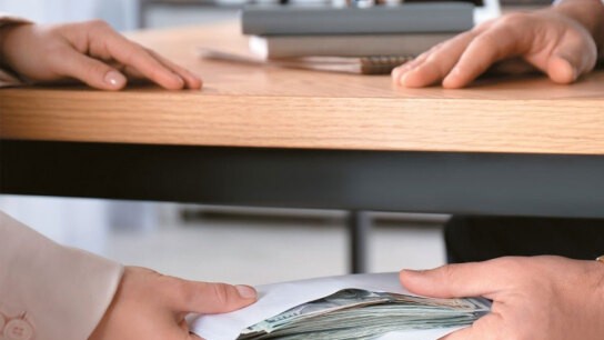 παραοικονομία 45 δισ. και έλεγχοι στην Ελλάδα