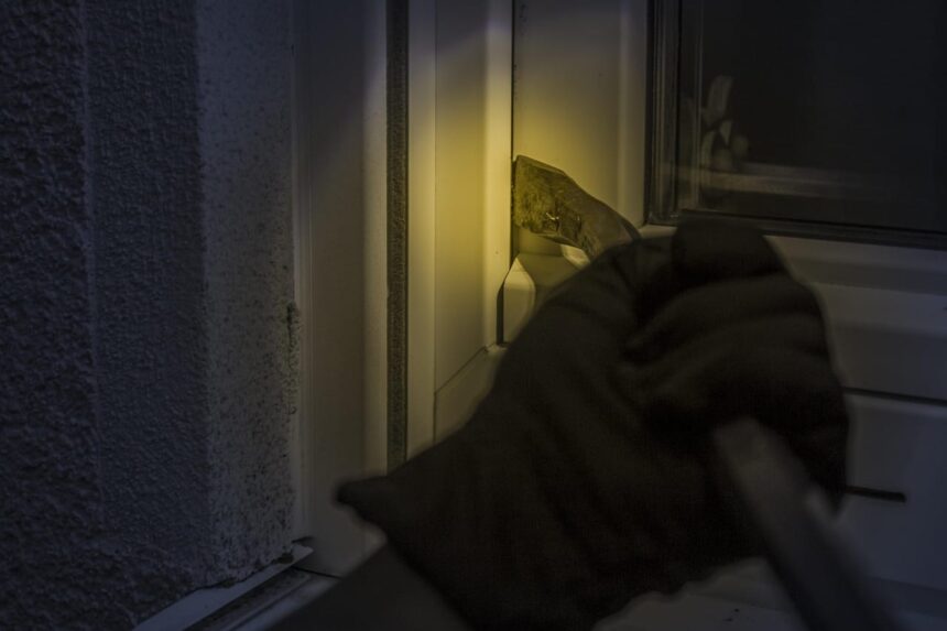 Συνελήφθη 43χρονος προσπάθεια διάρρηξης Χαριλάου
