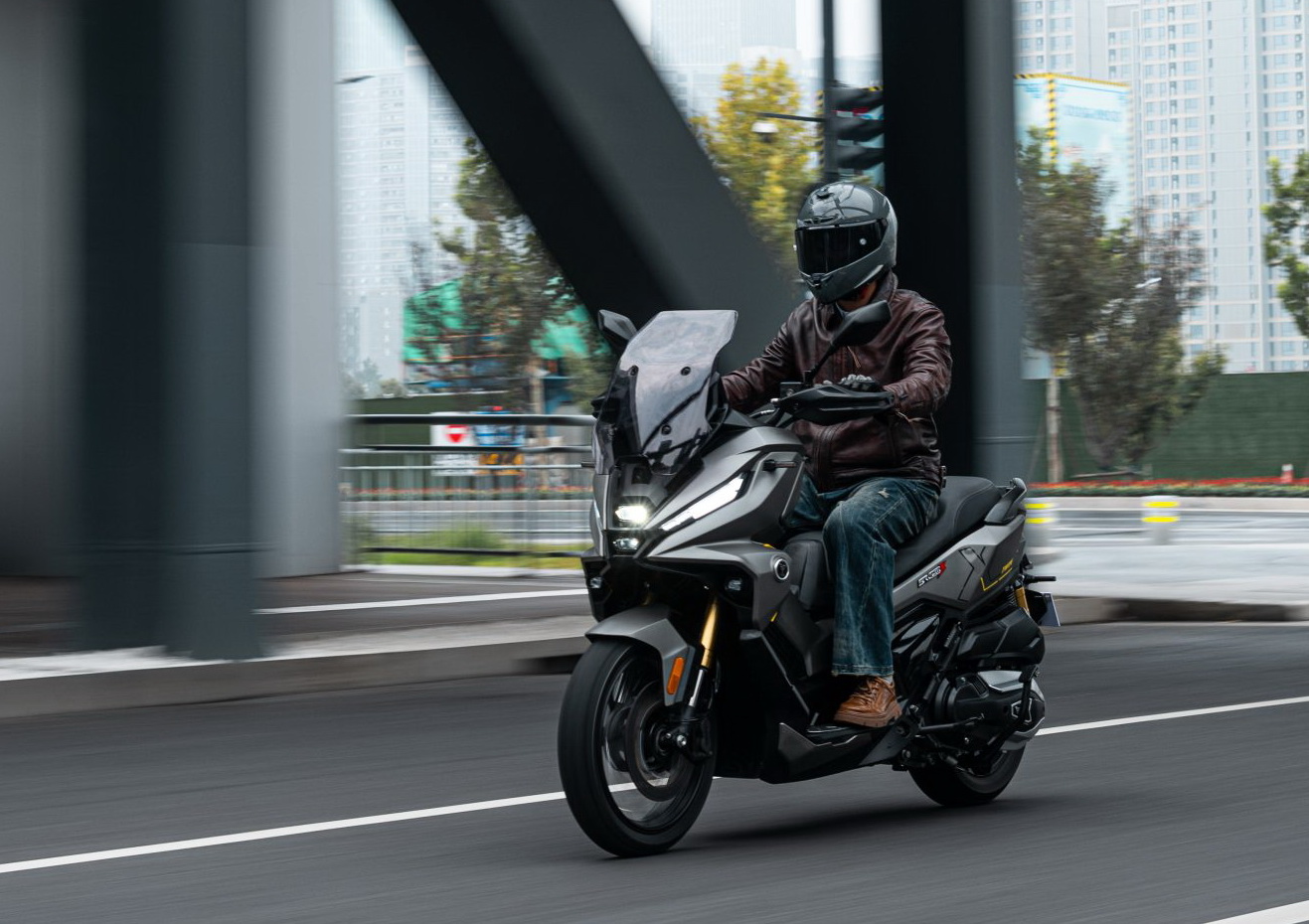 Voge SR450X δικύλινδρο adventure scooter Voge SR450X