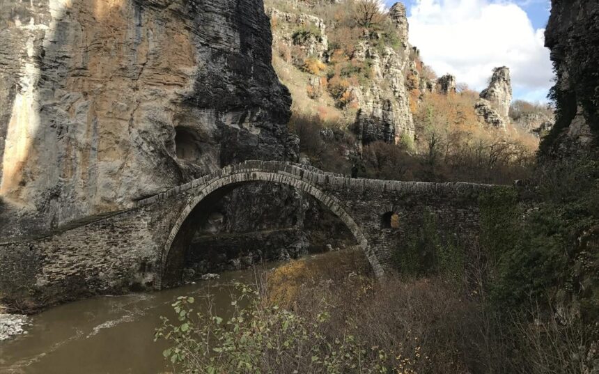 Αυστριακός μοτοσικλετιστής Ζαγόρι τραυματισμός