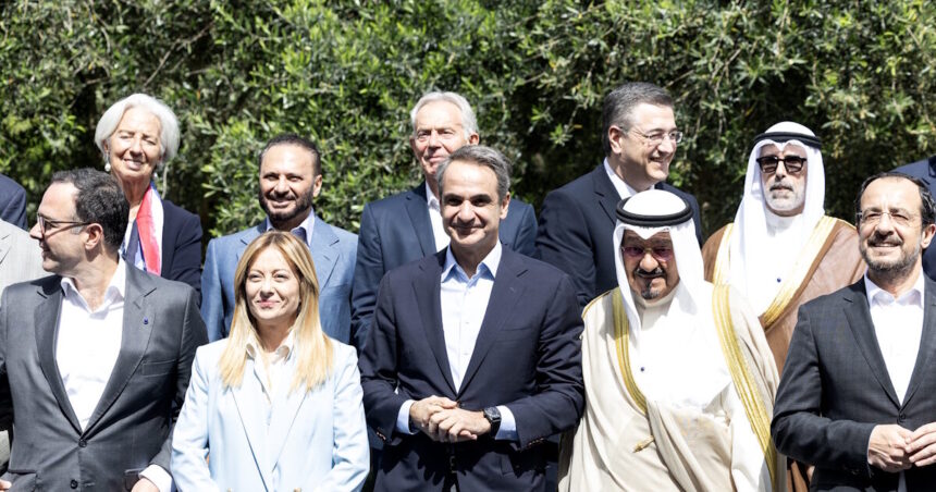 Μητσοτάκης στο Costa Navarino συναντήσεις