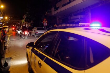 Νεκρός νεαρός Κορδελιό τραίνο