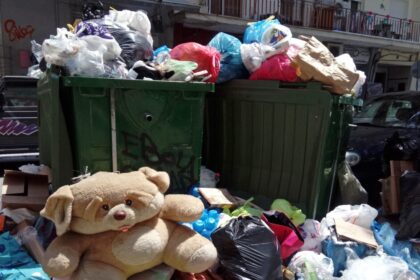 ογκώδη αντικείμενα Θεσσαλονίκη σπασμένο φέρετρο