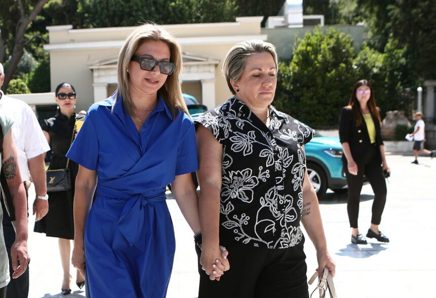 Μαρία Ντόλκα στηρίζει Μαρία Καρυστιανού μήνυμα