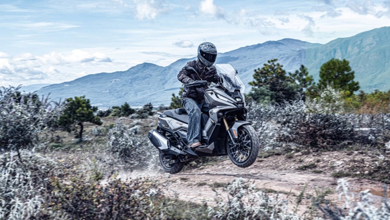 Voge SR450X δικύλινδρο adventure scooter Voge SR450X