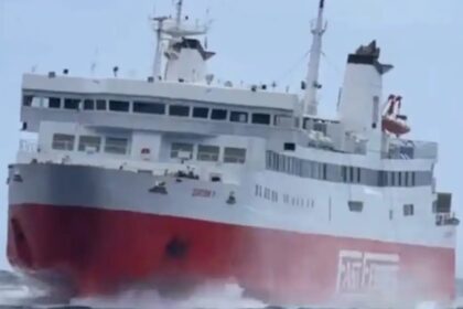 πλοίο Αικατερίνη στη Φολέγανδρο μάχη με τα κύματα