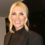 Κατερίνα Καινούργιου γενέθλια με πιπίλα κόρης