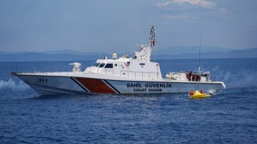 Τουρκική ακταιωρός απειλή στα Ίμια με ψαράδες